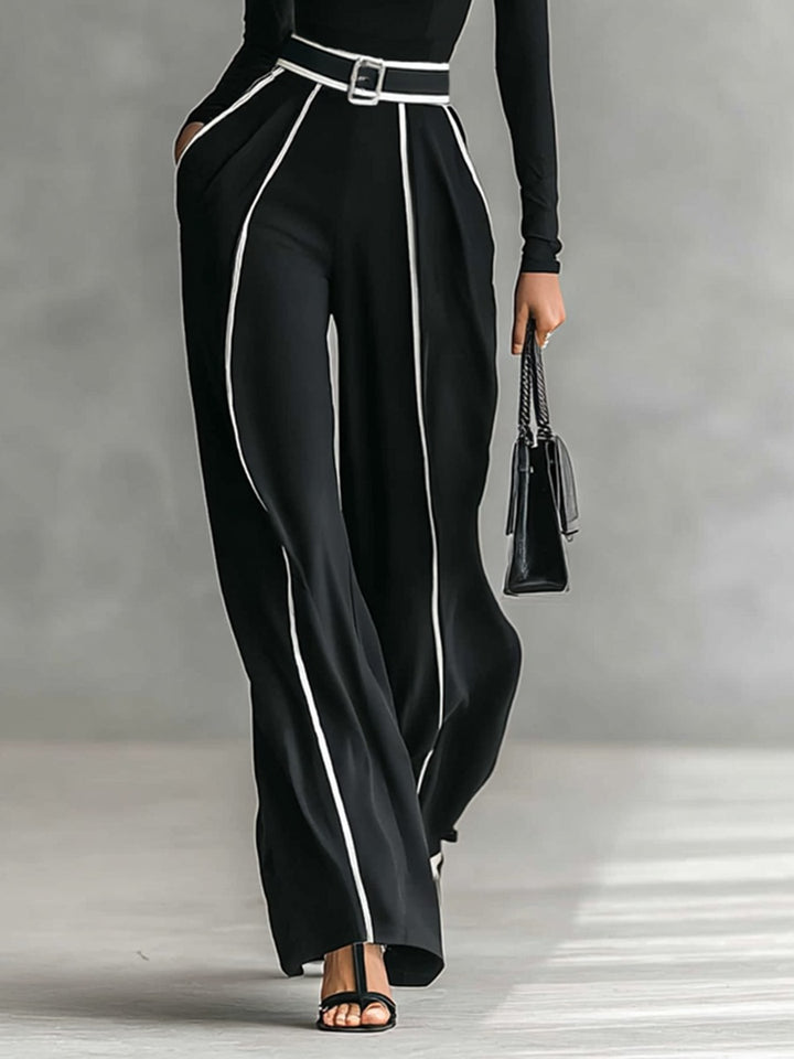 Ensemble haut à col roulé blanc bordé et pantalon large