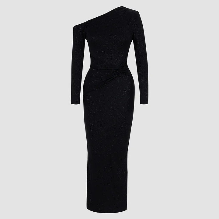 Robe à sequins torsadés et épaules dénudées