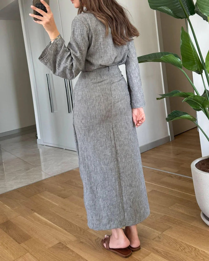 Ensemble chemise à revers et jupe à lacets