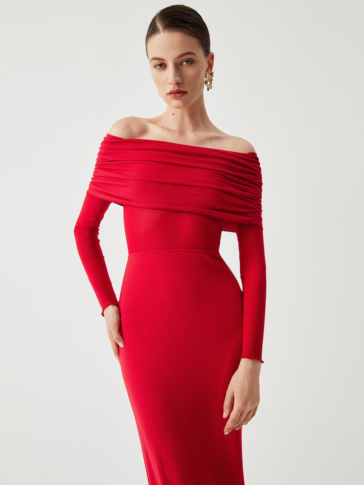 Robe longue en maille à épaules dénudées et manches longues