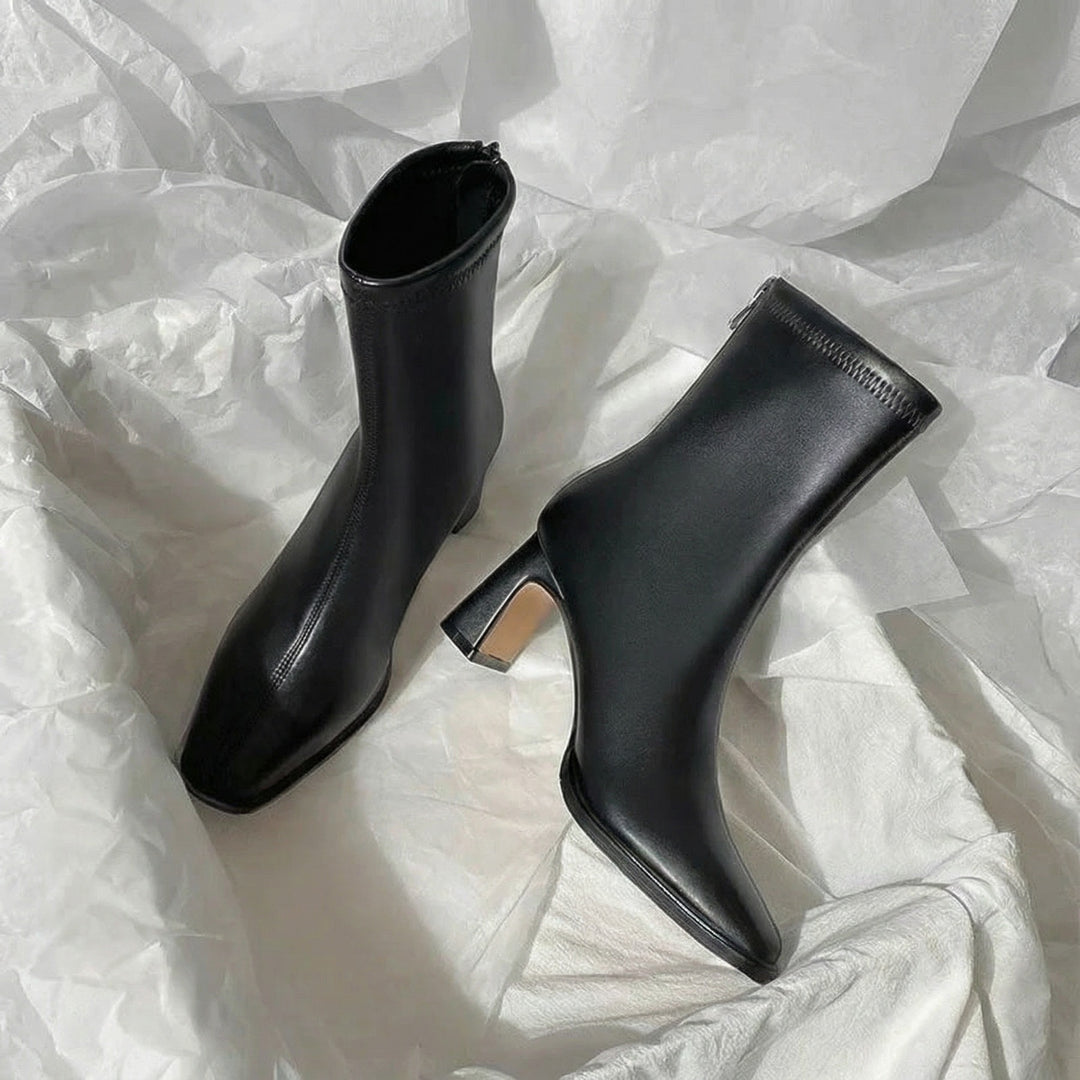 Bottines élégantes à talon fin et au design raffiné