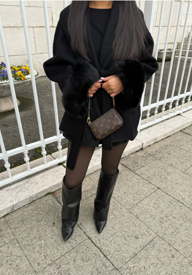Manteau élégant en laine avec détails en fourrure