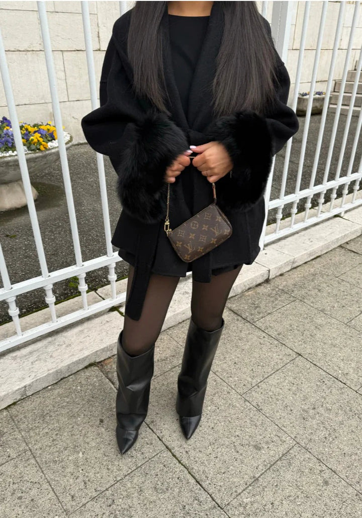 Manteau élégant en laine avec détails en fourrure