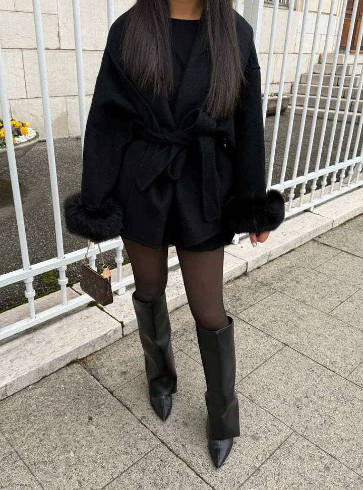 Manteau élégant en laine avec détails en fourrure