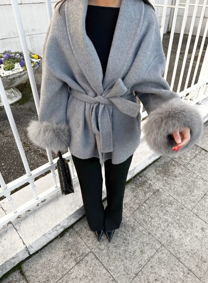 Manteau élégant en laine avec détails en fourrure