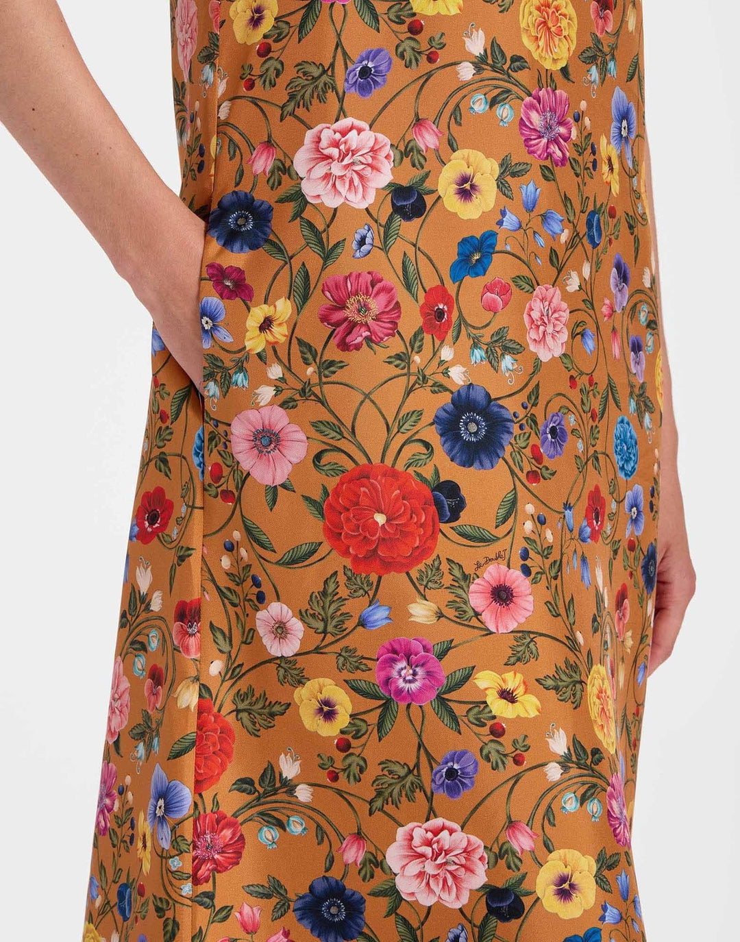 Robe à imprimé floral et plumes