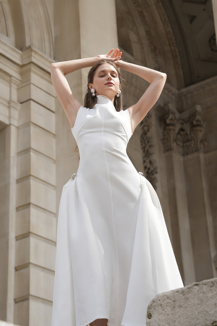 Robe longue sans manches chic et intemporelle