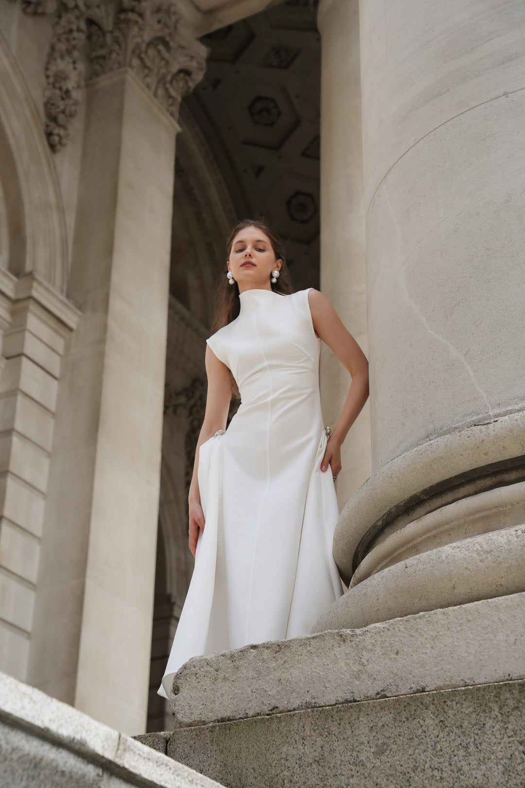 Robe longue sans manches chic et intemporelle