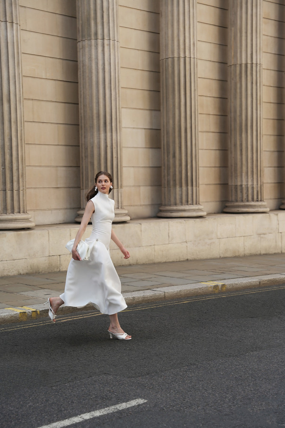 Robe longue sans manches chic et intemporelle
