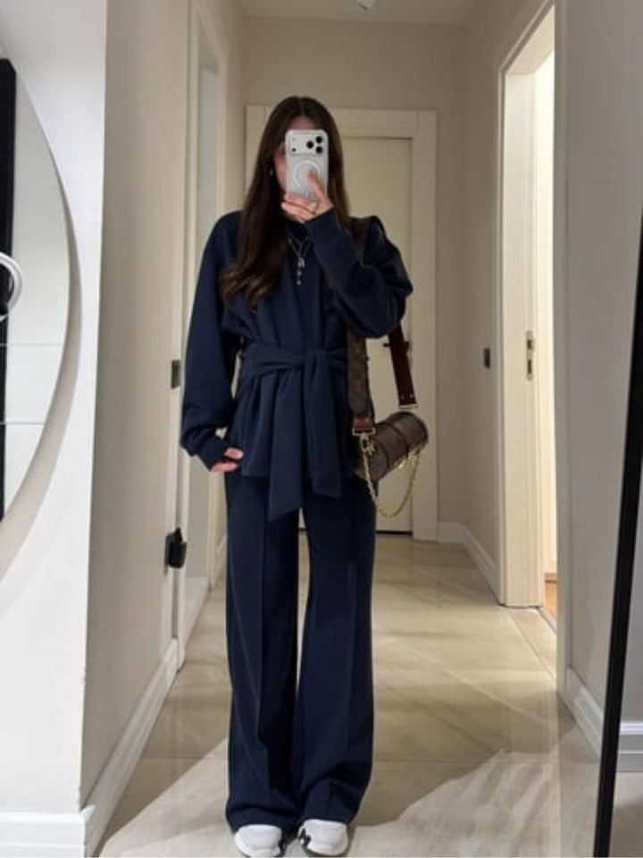 Ensemble deux pièces décontracté avec haut à lacets et pantalon