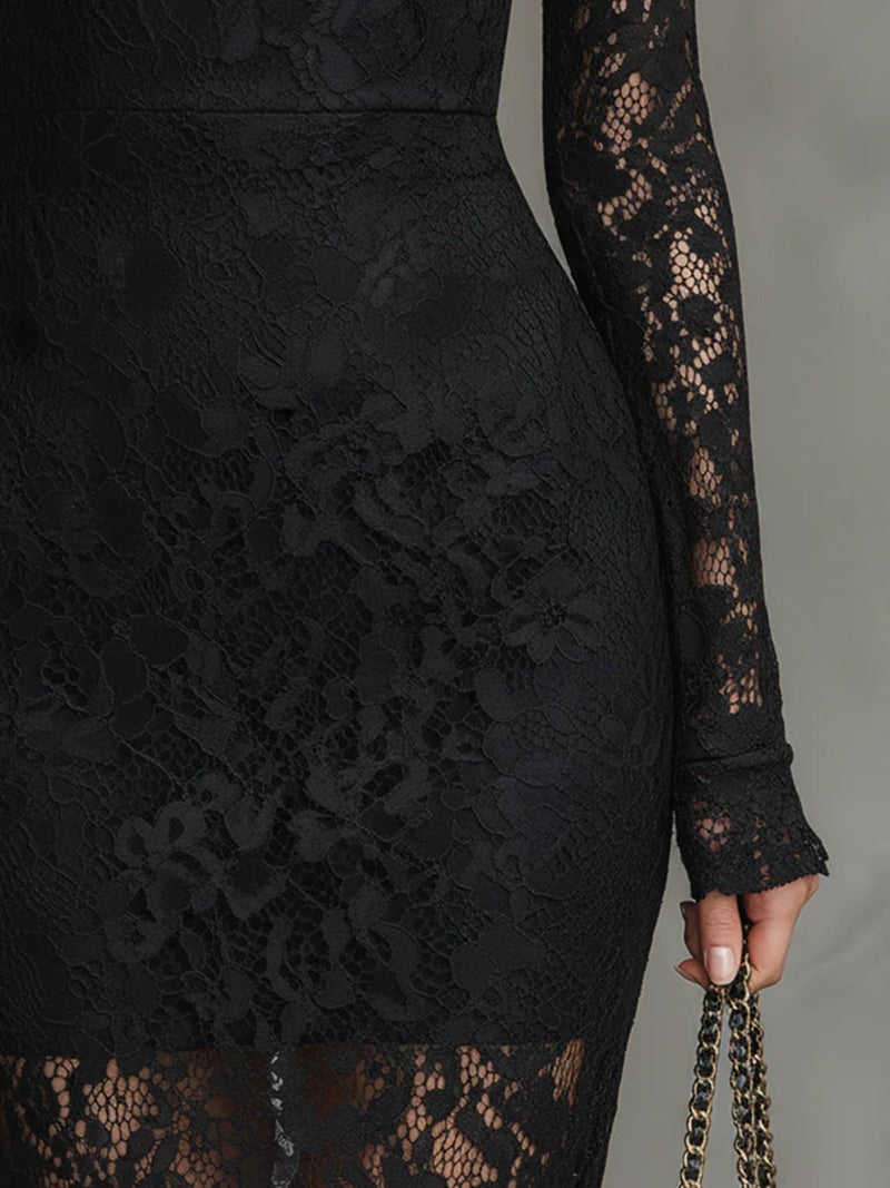 Élégante robe longue noire en dentelle