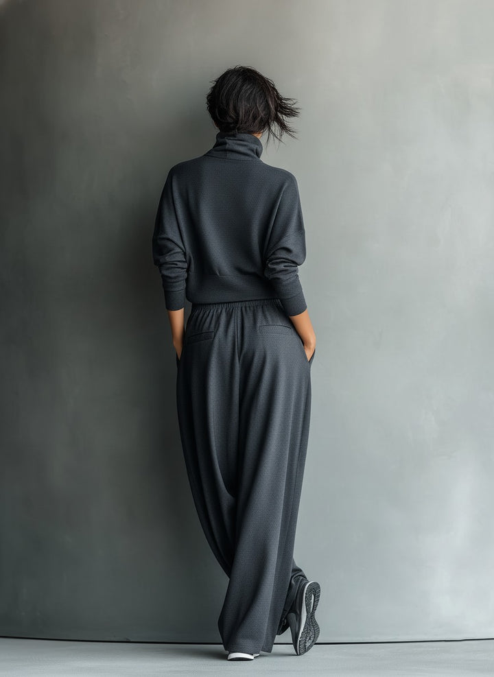 Ensemble haut oversize à col roulé en maille anthracite et pantalon large