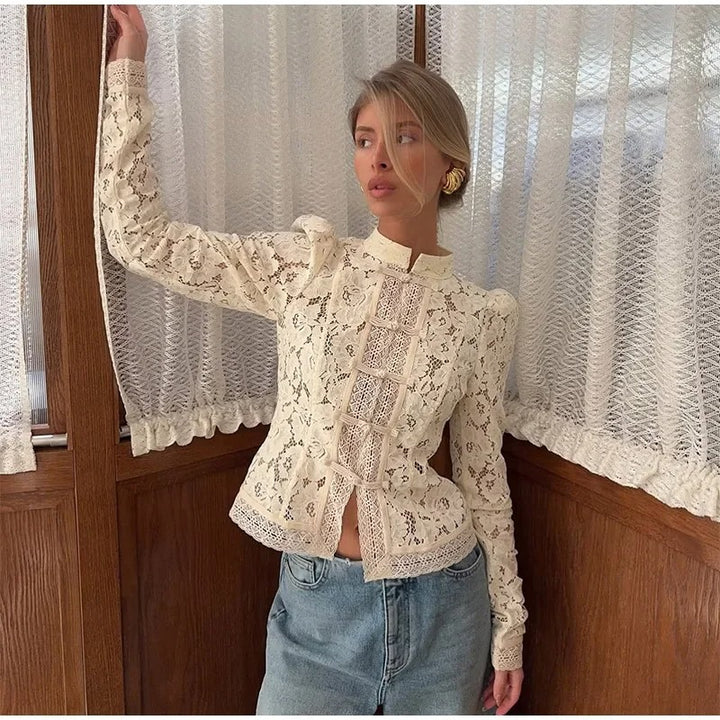 Chemise rétro chic en dentelle ajourée