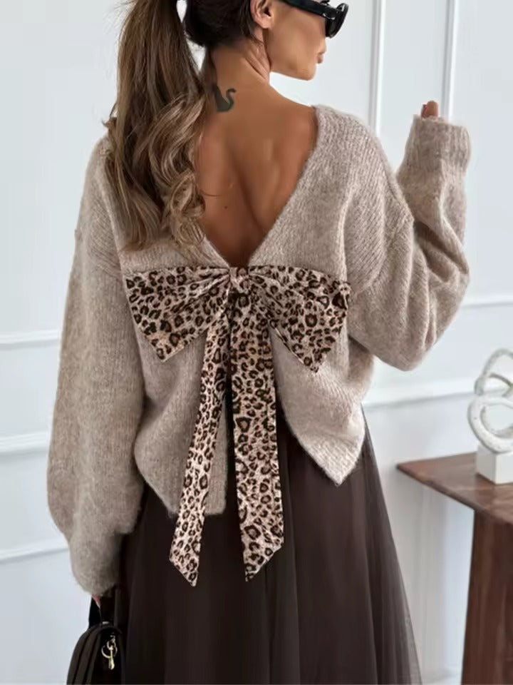 Pull à nœud et jupe fluide