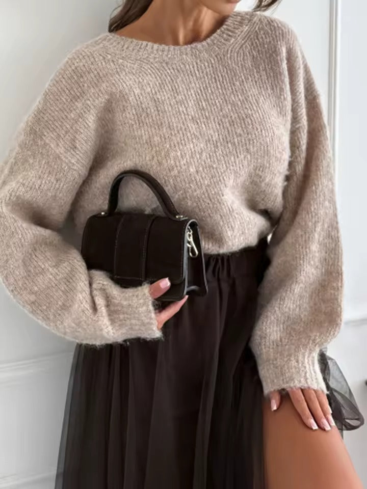 Pull à nœud et jupe fluide