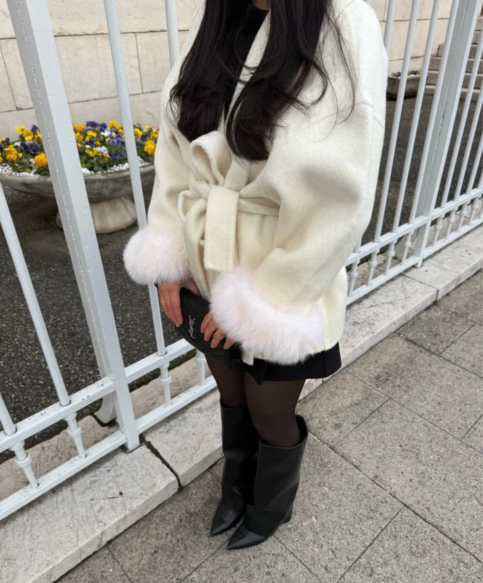 Manteau élégant en laine avec détails en fourrure