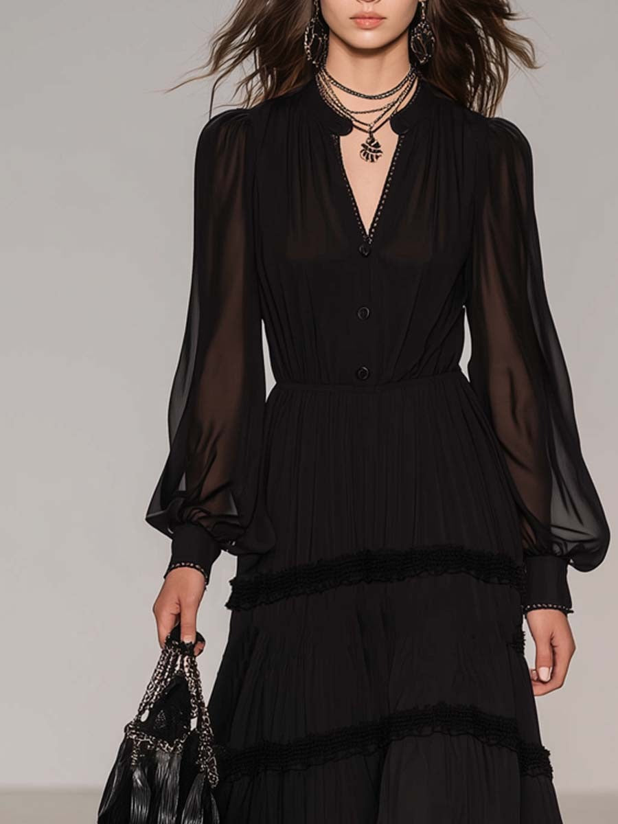 Robe longue noire à col Henley, manches transparentes et bordure en dentelle