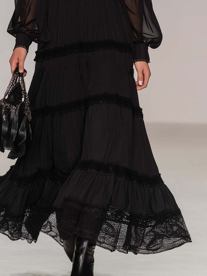 Robe longue noire à col Henley, manches transparentes et bordure en dentelle