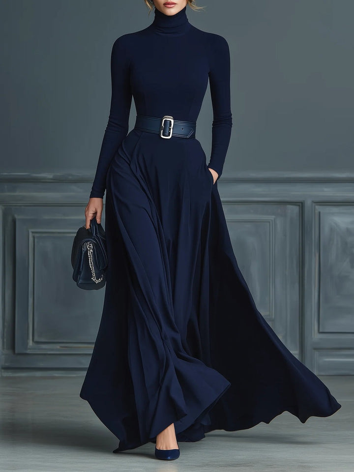 Robe en tricot bleu foncé à col montant