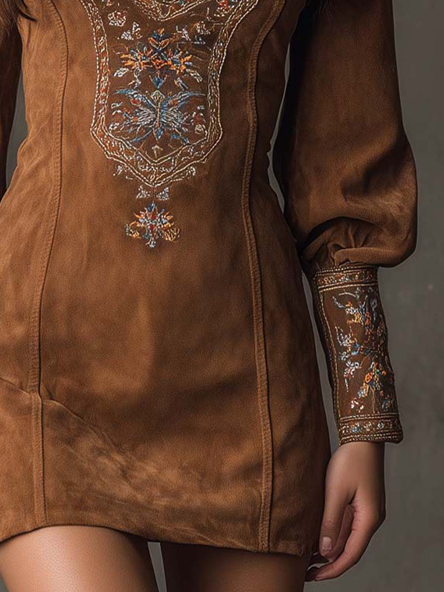 Robe mini en suédine brodée