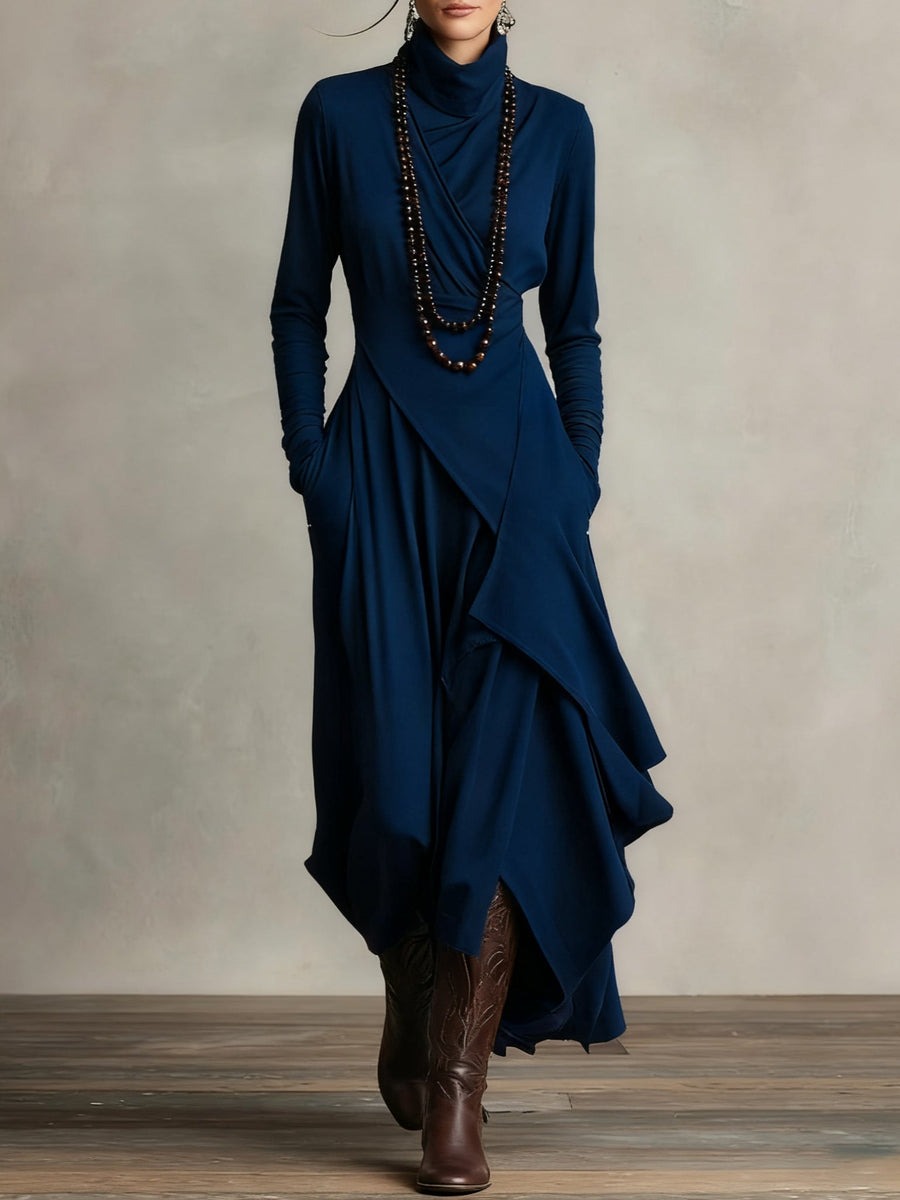 Robe longue plissée asymétrique à col montant