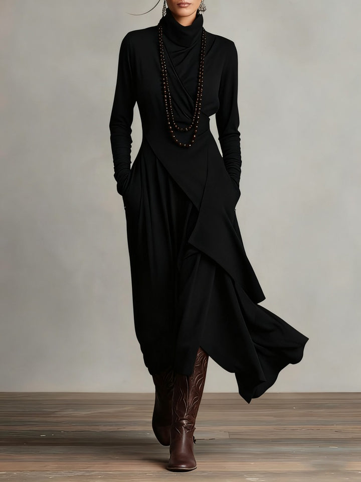Robe longue plissée asymétrique à col montant
