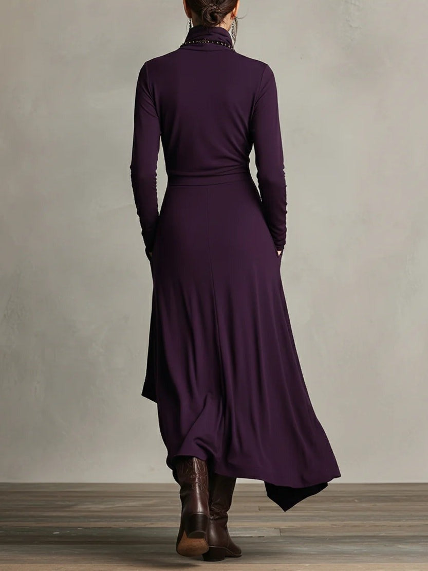 Robe longue plissée asymétrique à col montant