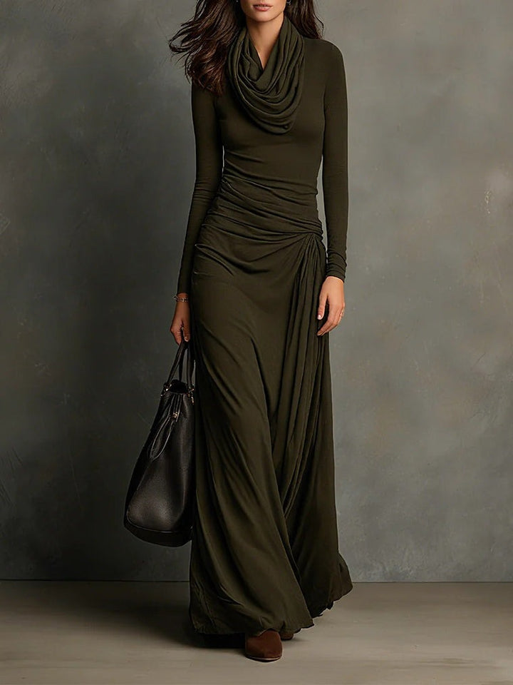 Robe maxi plissée à col roulé vert olive