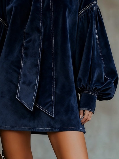 Valentina – Robe Mini en Velours avec Nœud