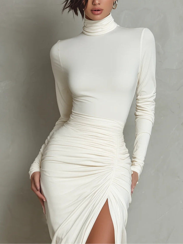Robe midi plissée blanche à col roulé