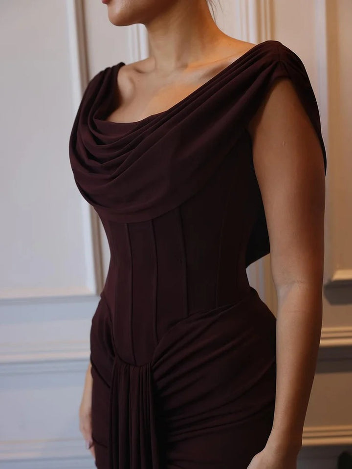 Robe longue de soirée marron élégante à col drapé