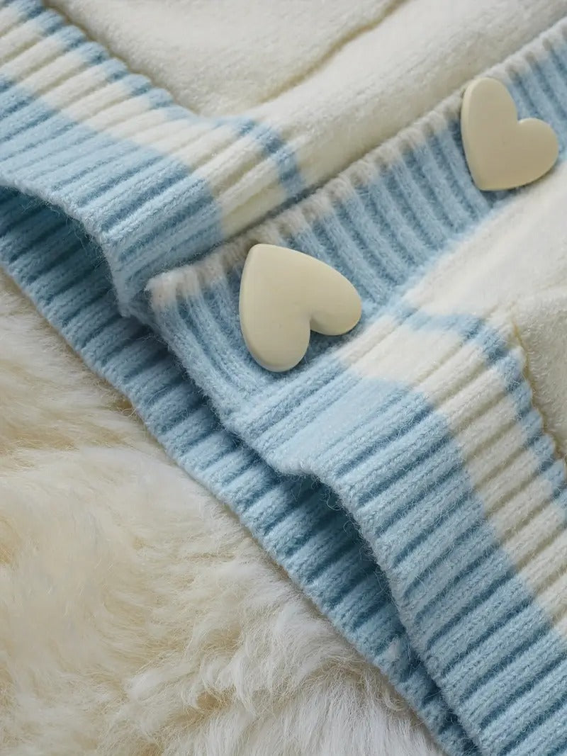 Cardigan à capuche boutonné avec détails cœur