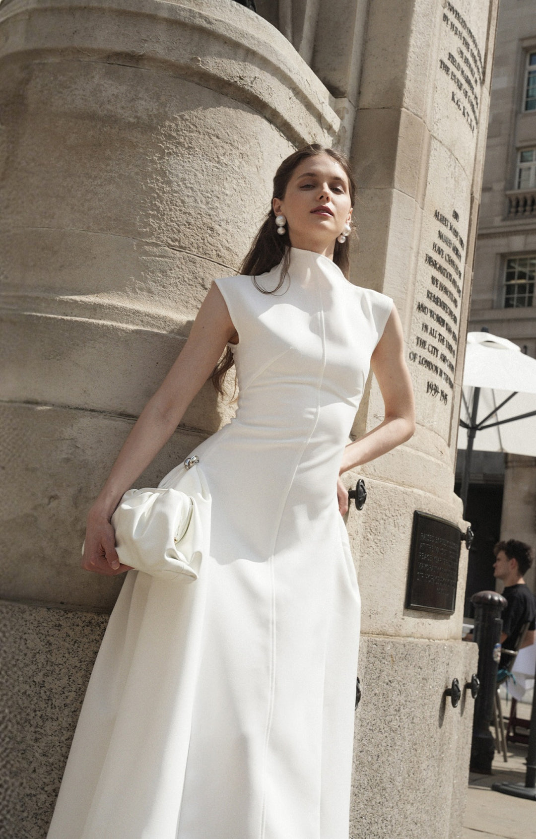 Robe longue sans manches chic et intemporelle