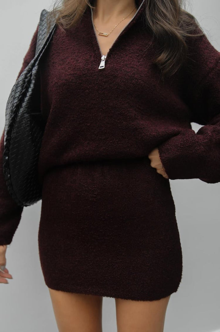 Ensemble pull et jupe en maille