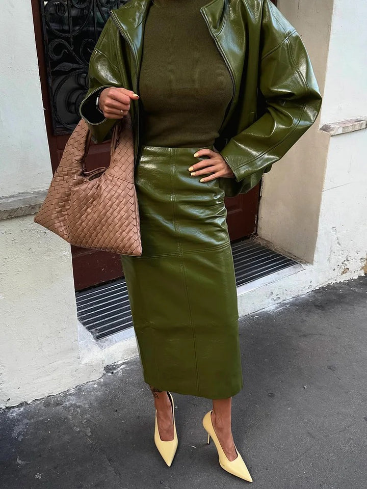 Ensemble veste et jupe midi en similicuir vert olive