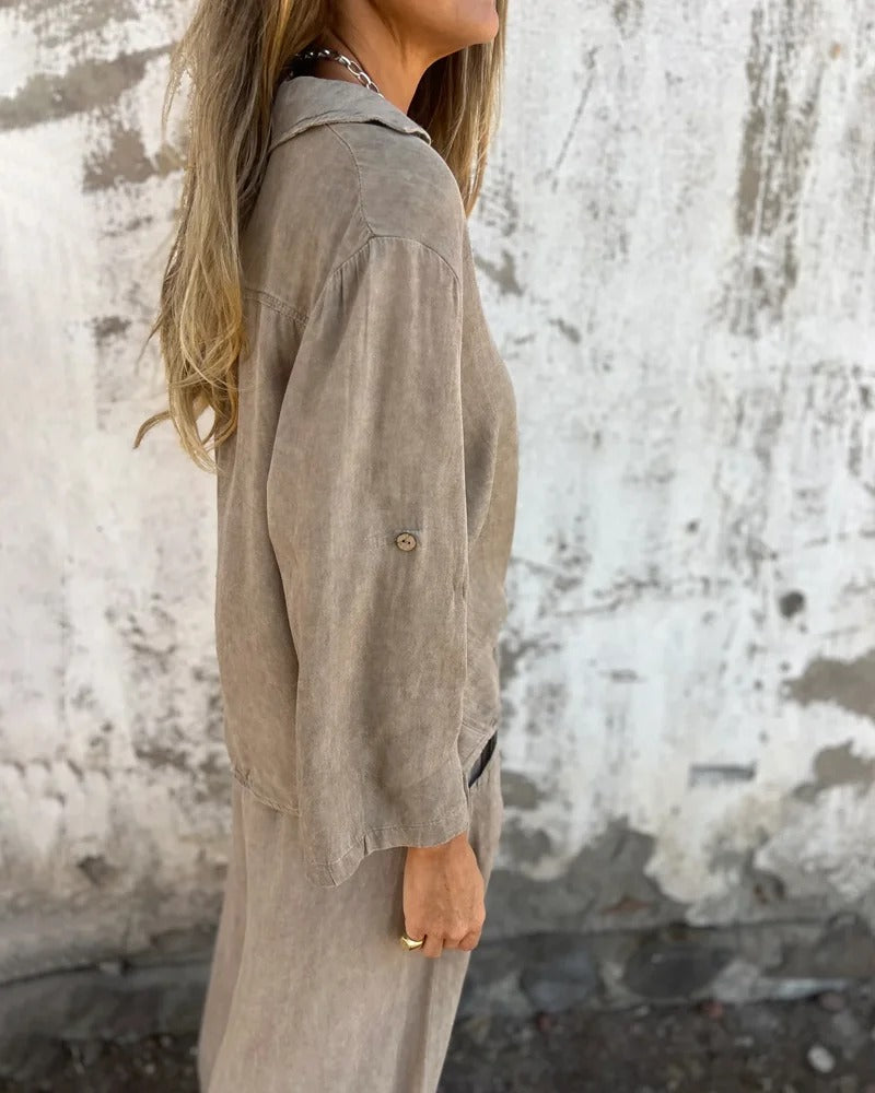 Ensemble deux pièces décontracté avec chemise unie et jambe large