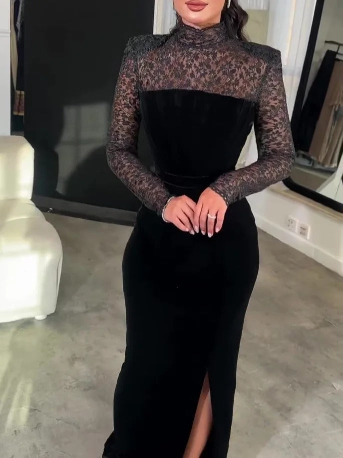 Robe moulante noire à manches longues en velours et dentelle