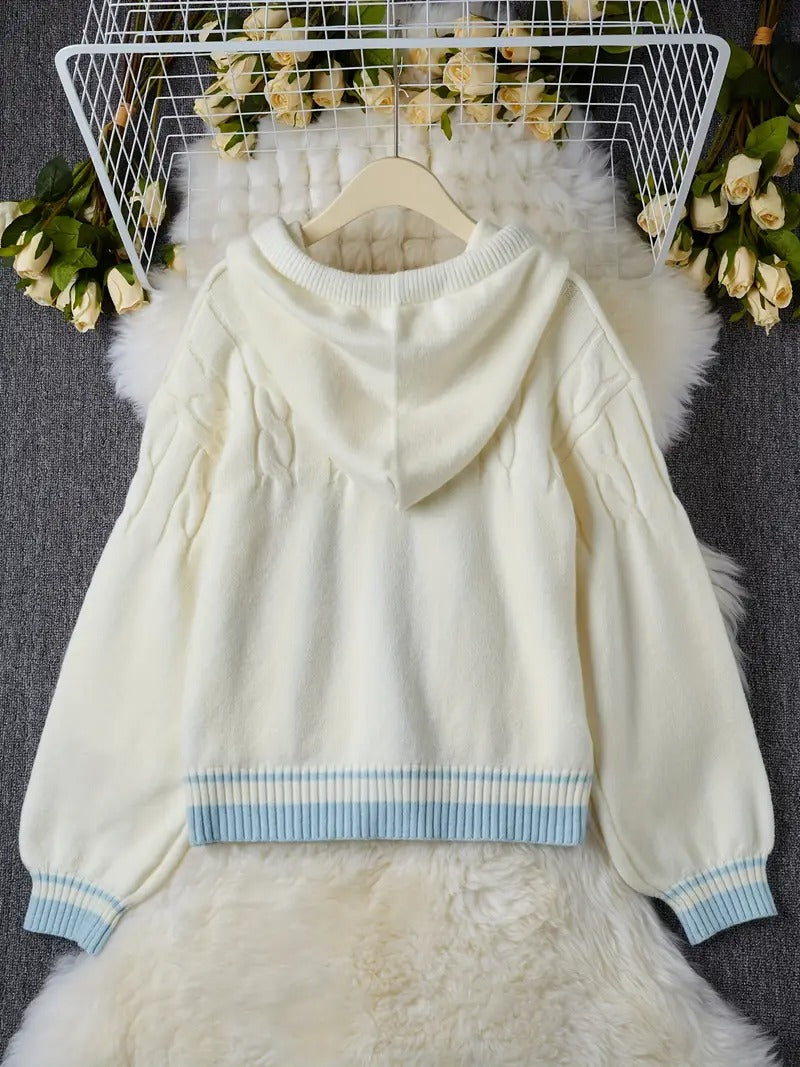 Cardigan à capuche boutonné avec détails cœur