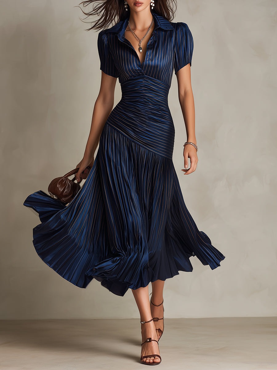 Robe midi moulante en satin plissé à rayures rétro