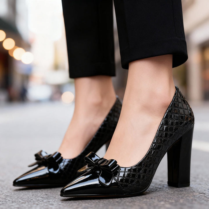 Escarpins à talons ornés d'un grand nœud