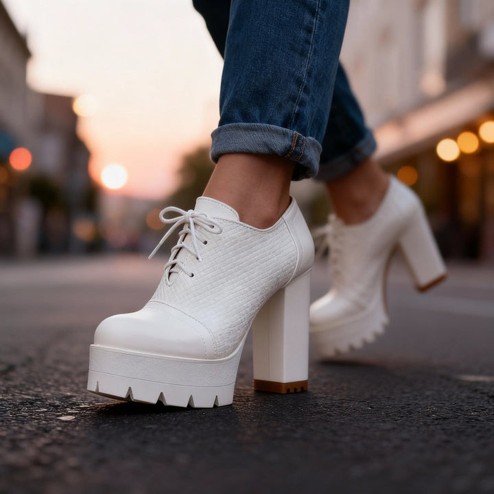 Bottines à lacets et talons carrés