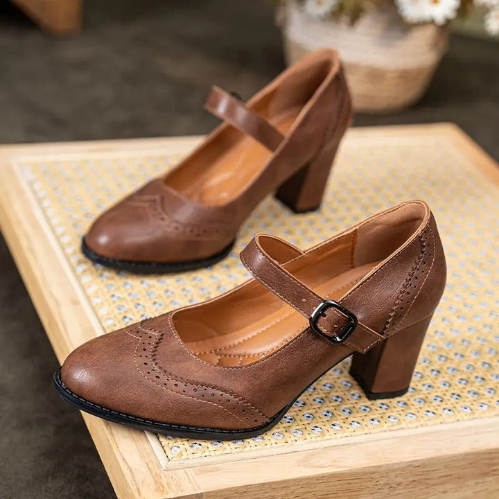 Chaussures à talons en cuir avec boucle