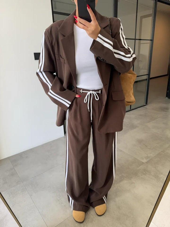 Ensemble blazer rayés pantalon large et ceinture corde