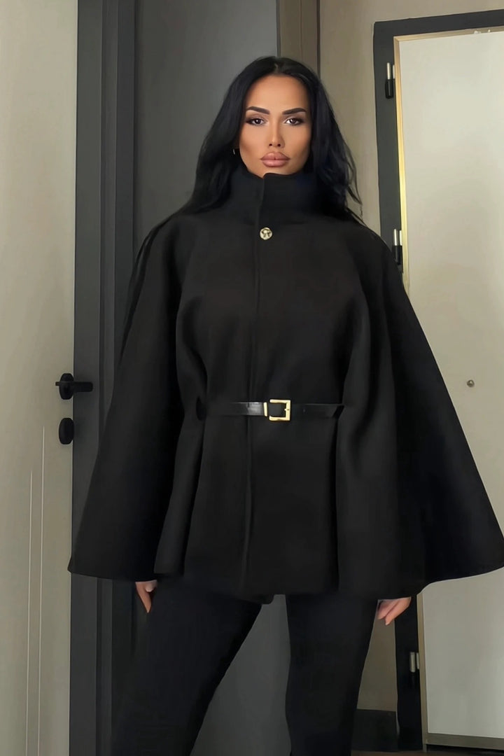 Poncho en laine de mérinos orné d'une ceinture