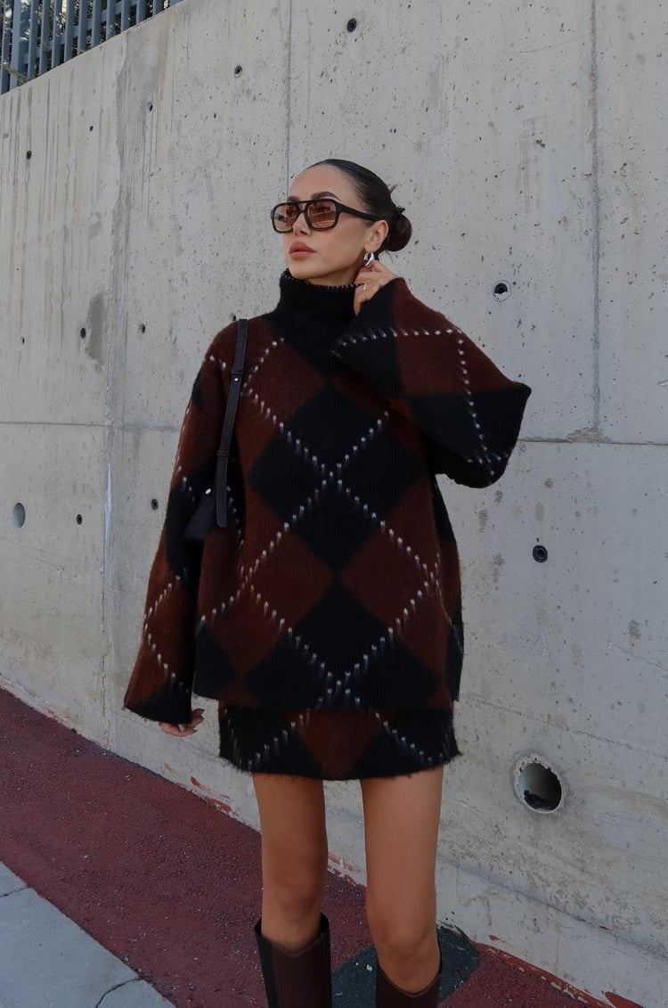 Ensemble jupe et pull Caridi marron à motif losanges