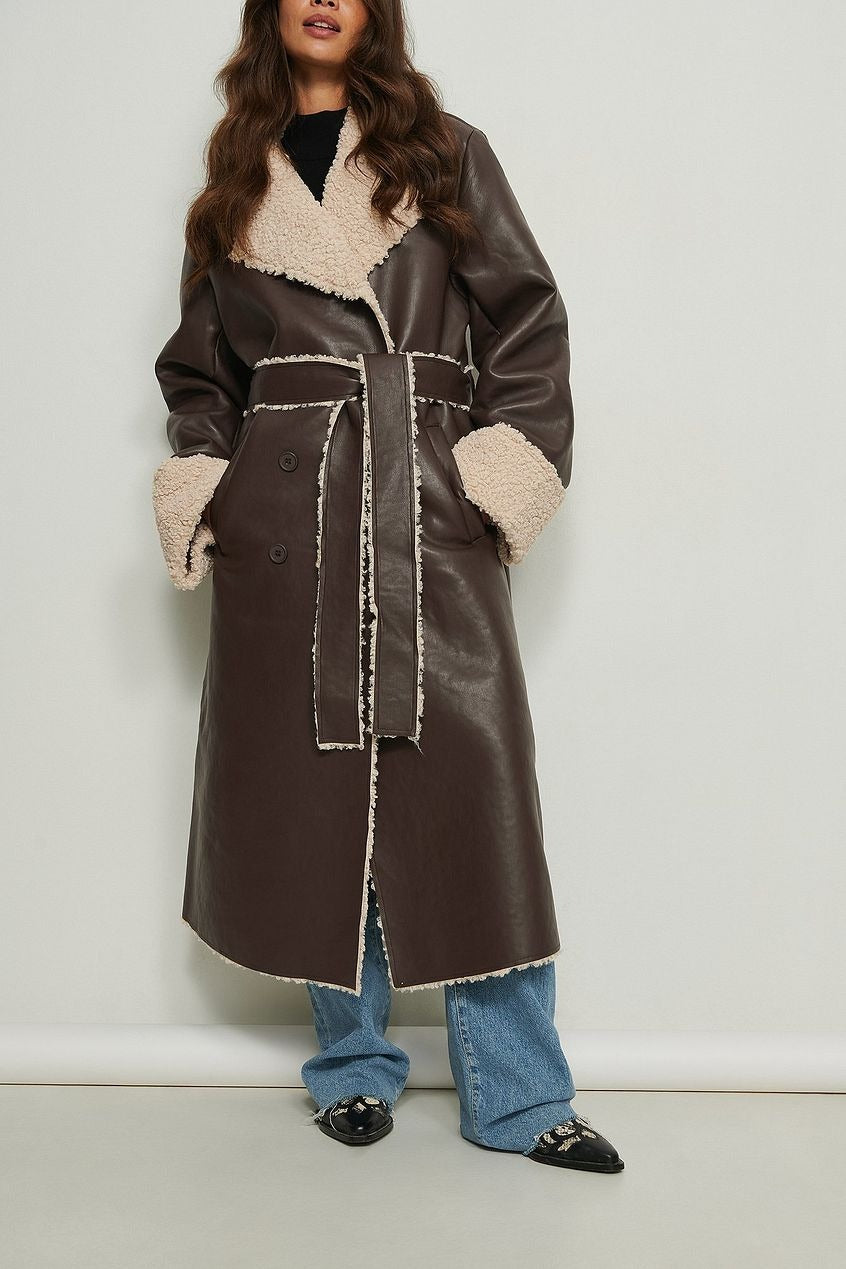 Manteau en faux cuir à détail en peluche