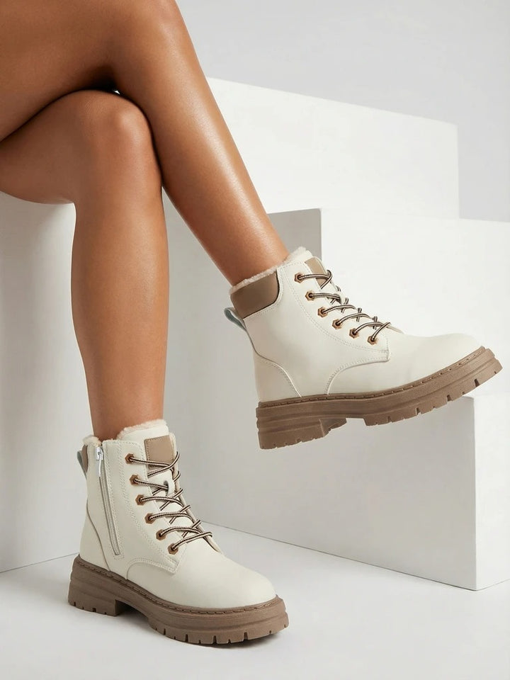 Bottes de randonnée isolées avec intérieur fourré