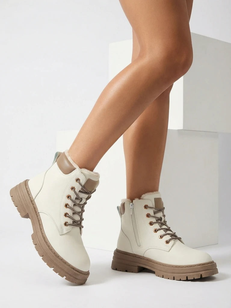 Bottes de randonnée isolées avec intérieur fourré