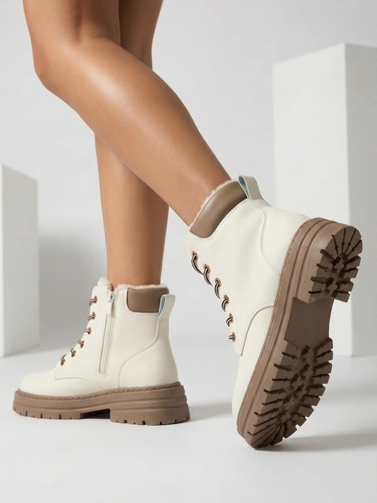 Bottes de randonnée isolées avec intérieur fourré