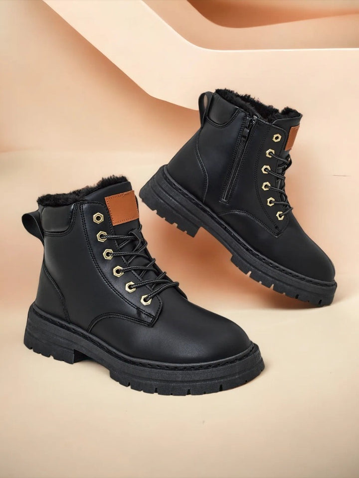 Bottes de randonnée isolées avec intérieur fourré